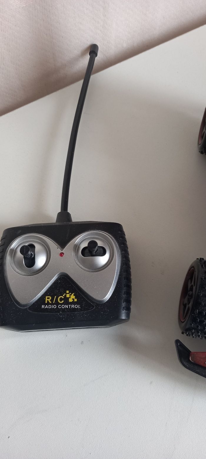 Voiture télécommandée - photo numéro 4