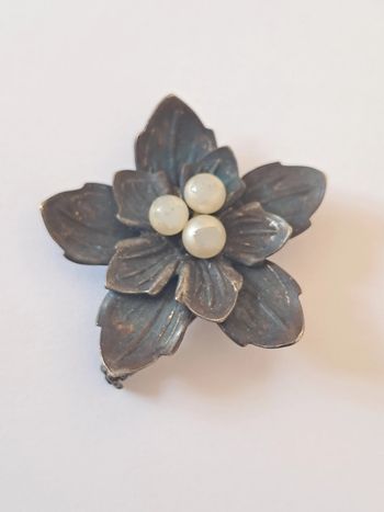 Broche ancienne fleur