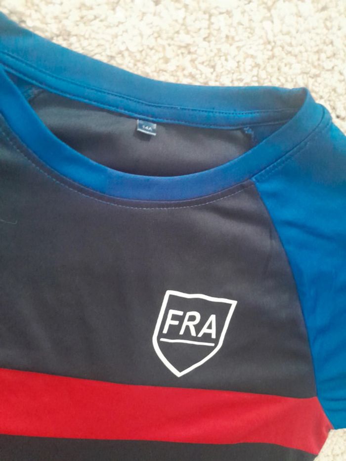 T-shirt foot-France-taille 14 ans -très bon état 💞 - photo numéro 4