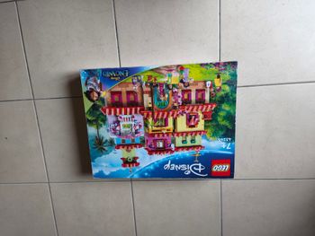 LEGO Disney - La maison magique des Madrigal (43245)