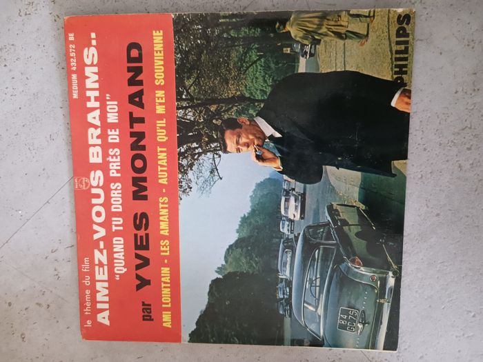 Disque vinyl 45 T Aimez Vous Brahms.. Quand Tu Dors Près De Moi Yves Montand