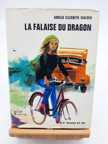 Amelia Elizabeth Walden, la falaise du dragon