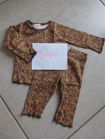 Ensemble haut manches longues et pantalon