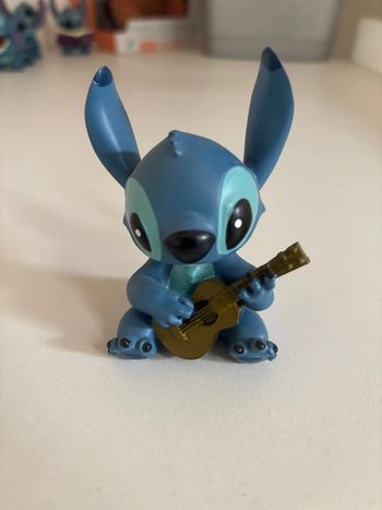 Figurine stitch showcase