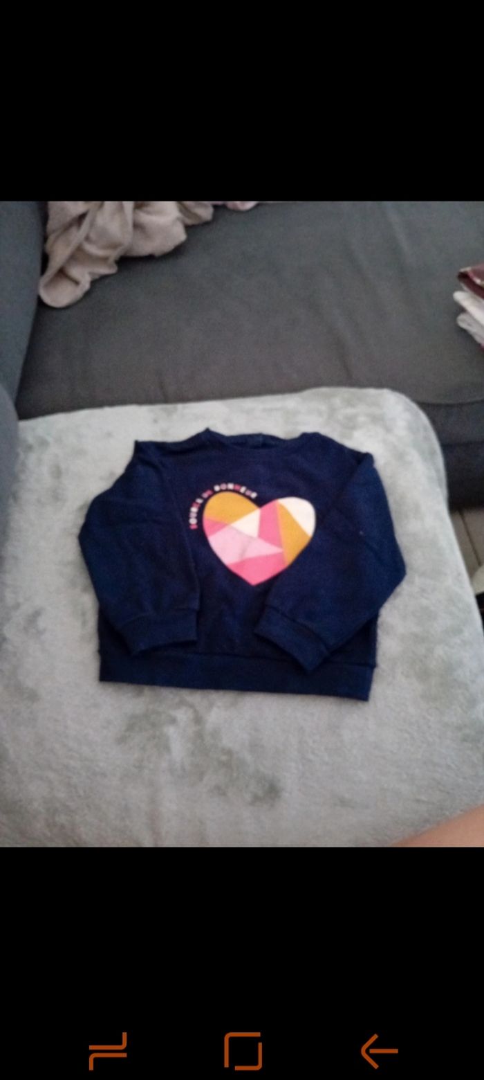 Pull bleu
