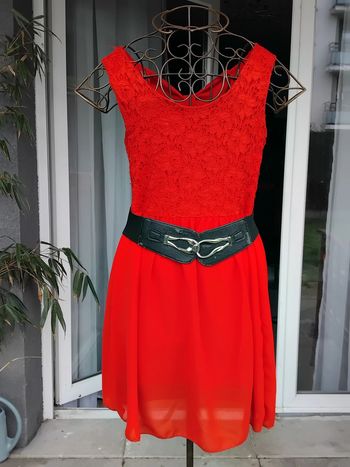 Robe avec noeud au dos