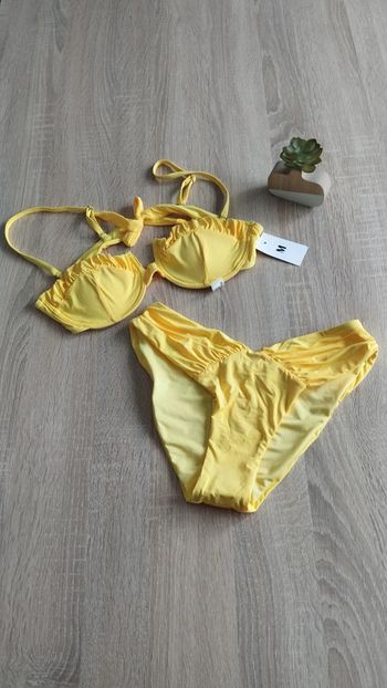 Maillot de bain jaune neuf