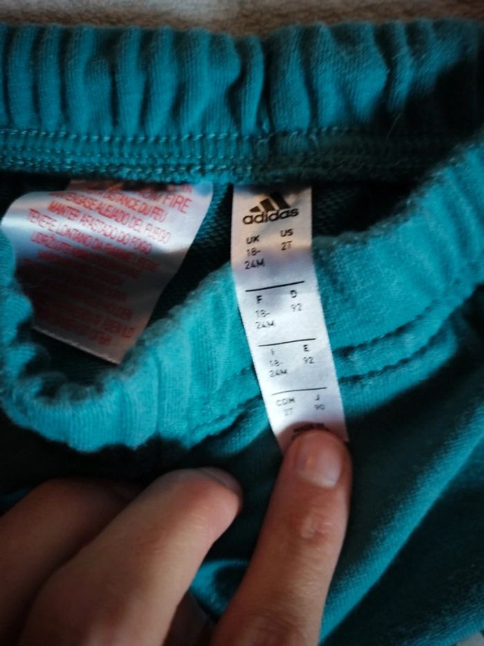 Jogging adidas taille 2 ans - photo numéro 2