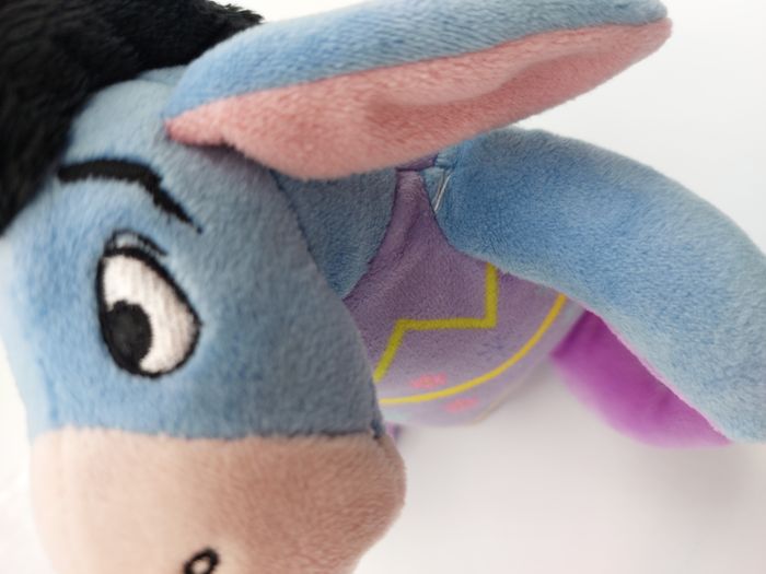 Petite peluche âne Bourriquet mauve bleu DISNEY NICOTOY déguisé en œuf de Pâques 16 cm - photo numéro 5