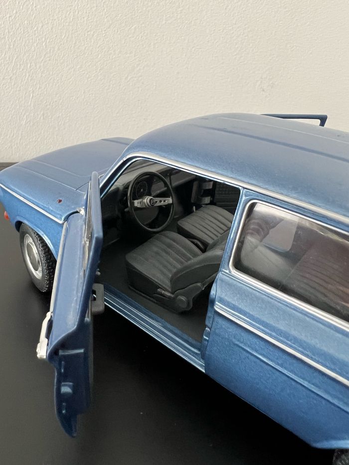 Voiture miniature Revell 1:18 – NSU TT bleue – Capot et portières ouvrants – Modèle de collection - photo numéro 5