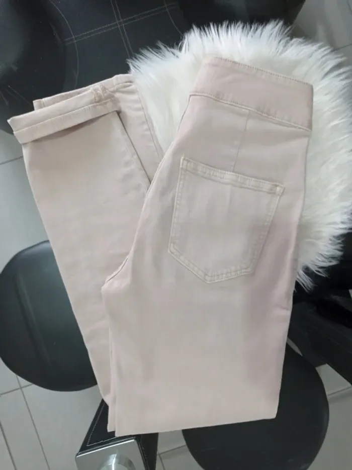 Magnifique pantalon jean's beige avec ceinture intégrée T.XS Queen Hearts - photo numéro 4
