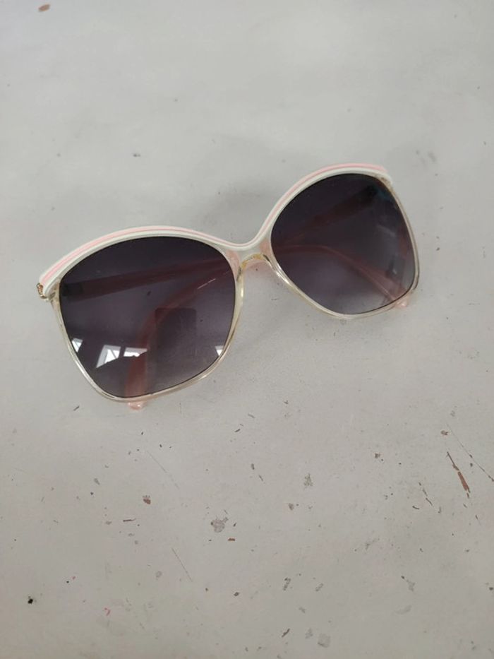 Lunettes de soleil inspiration 70's - photo numéro 3