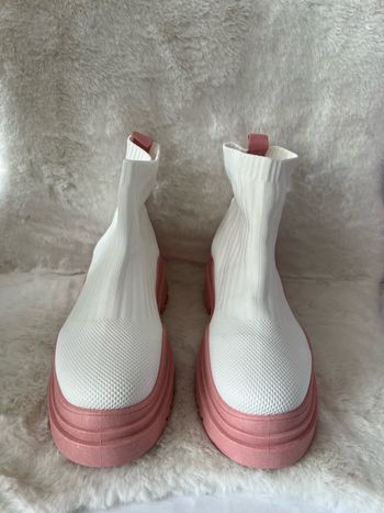 Bottines chaussettes blanches et roses 39