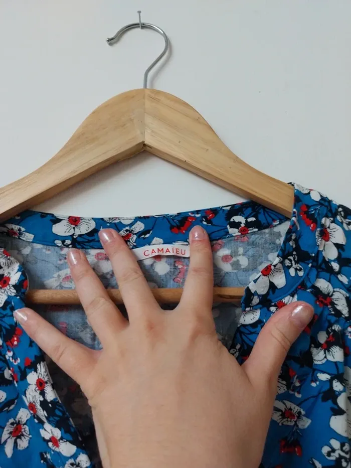 Blouse bleue à fleurs Camaïeu 42/44 - photo numéro 3
