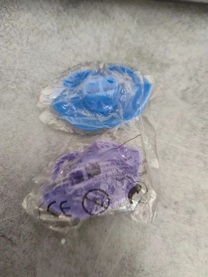 🌺 lot de 2 sifflets en forme de lèvres / bouche - photo numéro 2