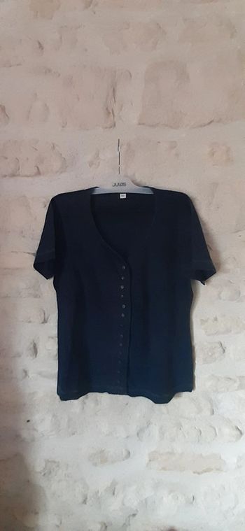 Haut marine à boutons taille S