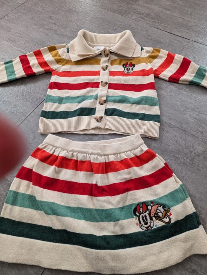 Ensemble fille 3 ans gilet et jupe Disney store comme NEUF - photo numéro 3
