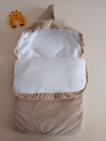 Nid d'ange bébé velours et polaire beige