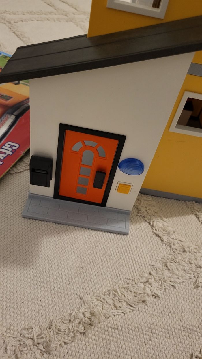 Maison moderne Playmobil et voiture 4X4 - photo numéro 5