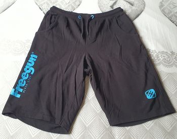 Short freegun de taille 16ans 