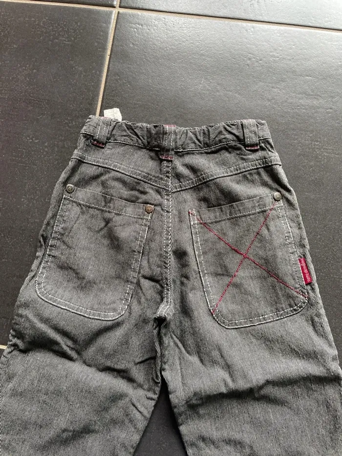 Jeans noir et blanc rayé légèrement - photo numéro 5