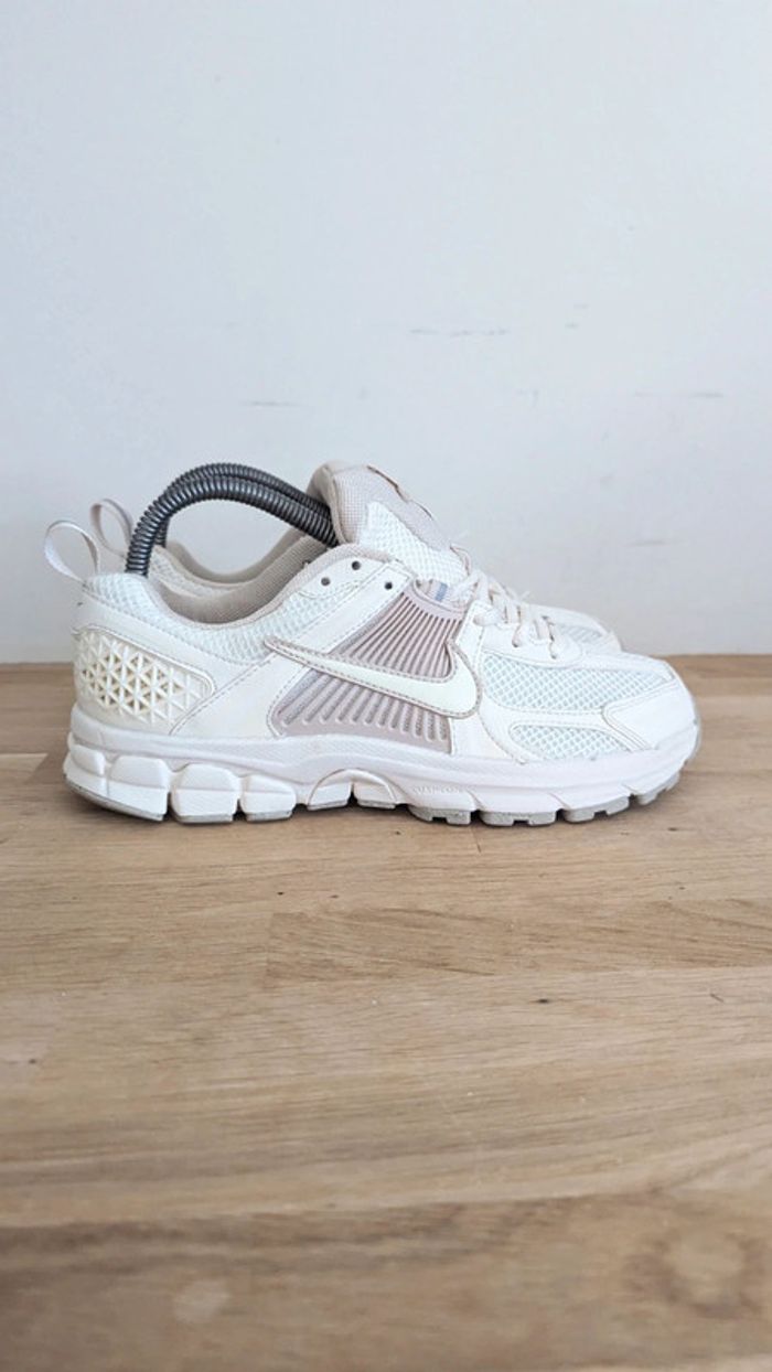 Nike vomero 5