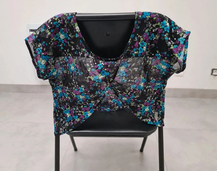 Haut fluide fleuri dos échancré - taille S - photo numéro 7