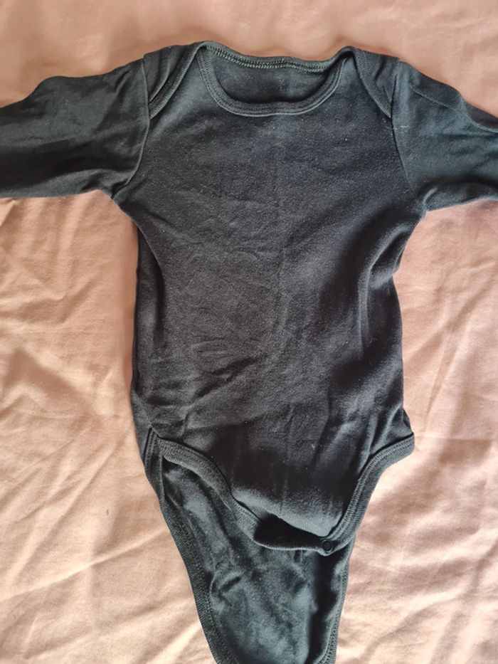 Lot bodies ML 9 mois - photo numéro 6