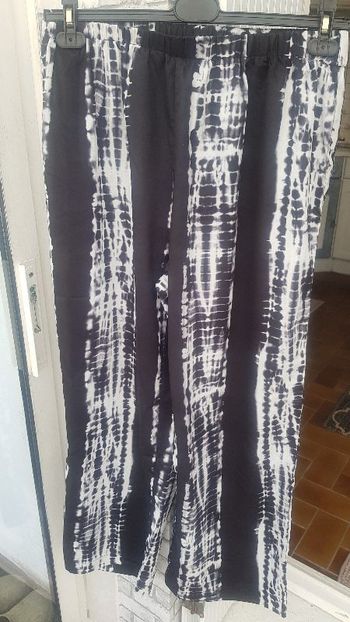 Pantalon tie and die noir gris