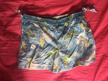 short fille bleu imprimé taille 6 ans