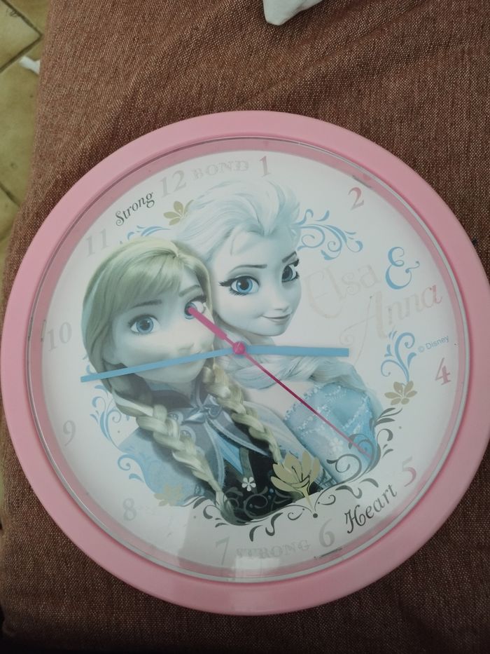 Pendule reine des neiges
