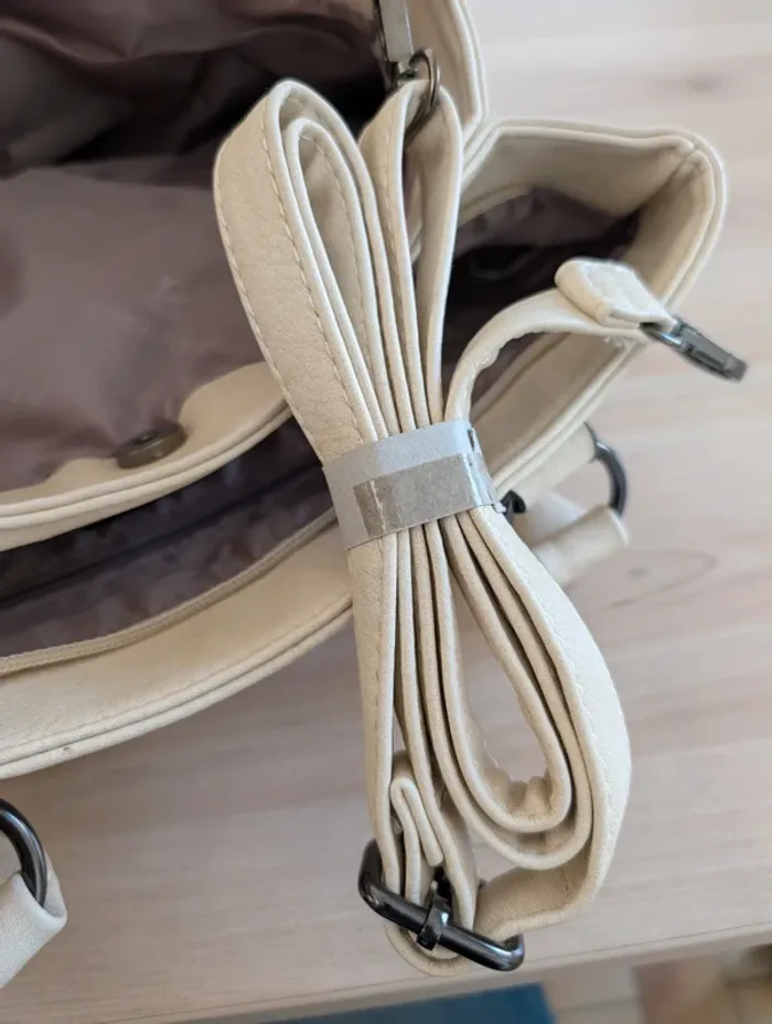 Sac à main avec bandoulière amovible. - photo numéro 7