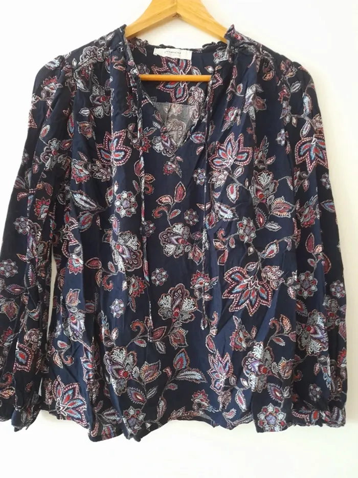 Blouse manches longues et décolleté V