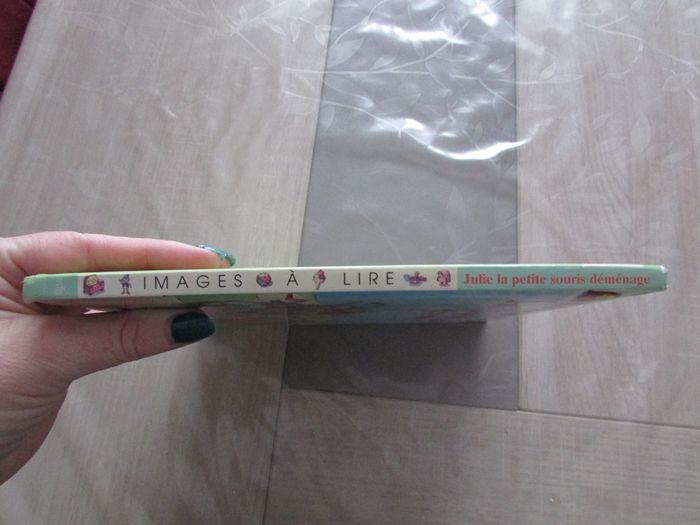 Livre julie, la petite souris déménage - photo numéro 4