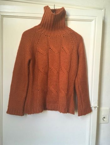 Pull col roulé orange