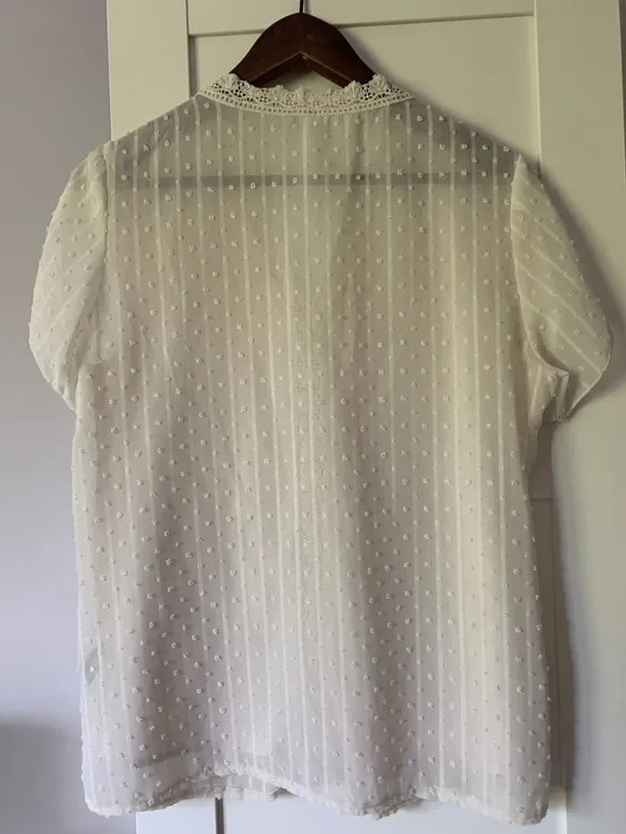 Blouse MC écru plumetis Shein t. M parfait état - photo numéro 6