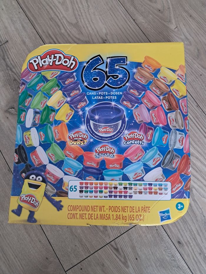 Coffret 65 pots de pate a modeler play doh. Neuf - photo numéro 2