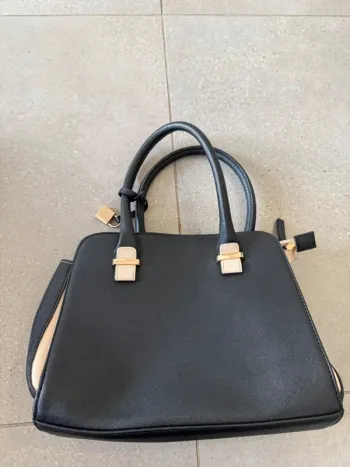 Sac à main noir, bon état, 27x22cm