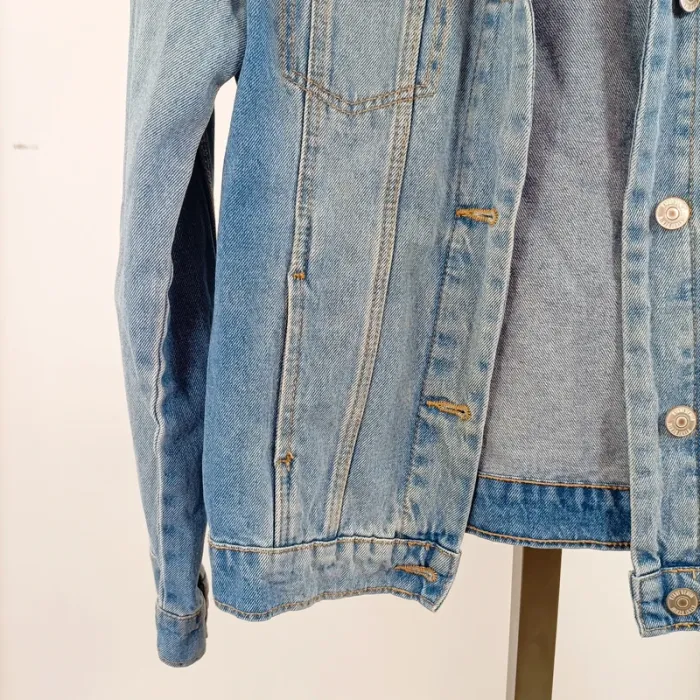 Veste en jean bleu clair KIABI enfant 12 ans coupe droite denim classique A1483 - photo numéro 4