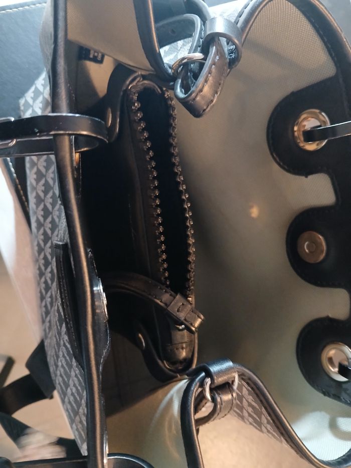 Sac Armani - photo numéro 2