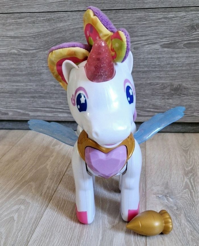 Licorne musicale  et lumineuse vtech tut tut copains avec sa carotte et son personnage musical comme neuve - photo numéro 2