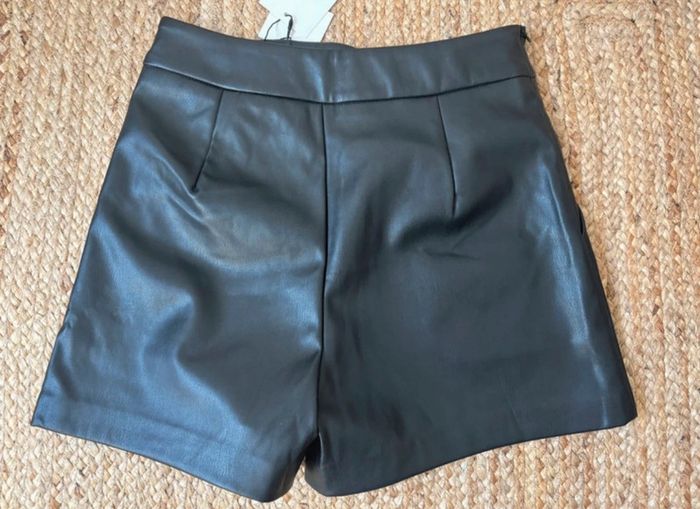 Short simili cuir neuf - photo numéro 4