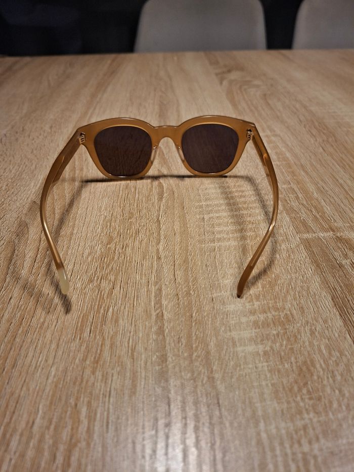 BLANC. : Lunettes de Soleil Tendance Oeil de Chat HZ B0014 – Comme Neuves! - photo numéro 6