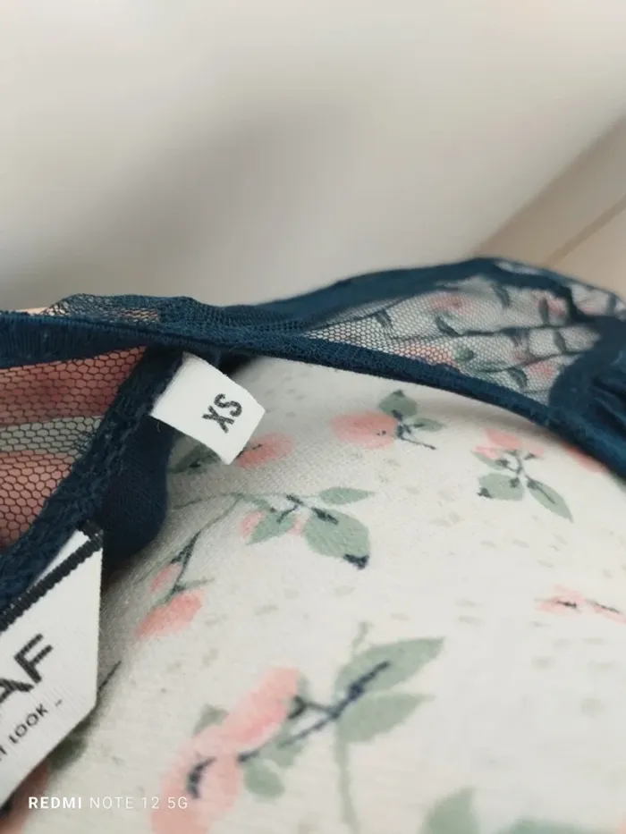 Magnifique blouse Naf Naf taille XS - photo numéro 8