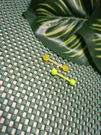 🔸Lots de 2 piercings langue avec barre en plastique chirurgical, Neuf.🔸