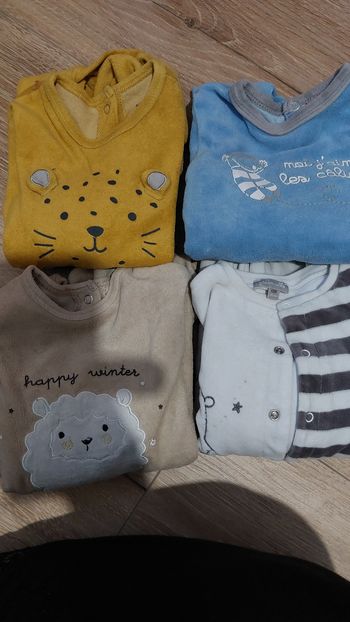 Lot pyjamas 12 mois