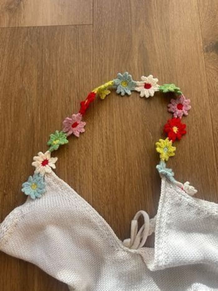 Robe blanche à détails fleuris - photo numéro 3