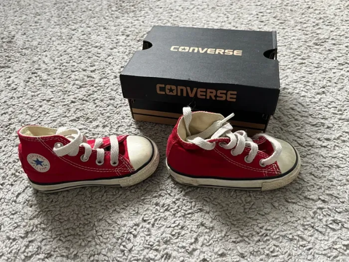 Converses rouge