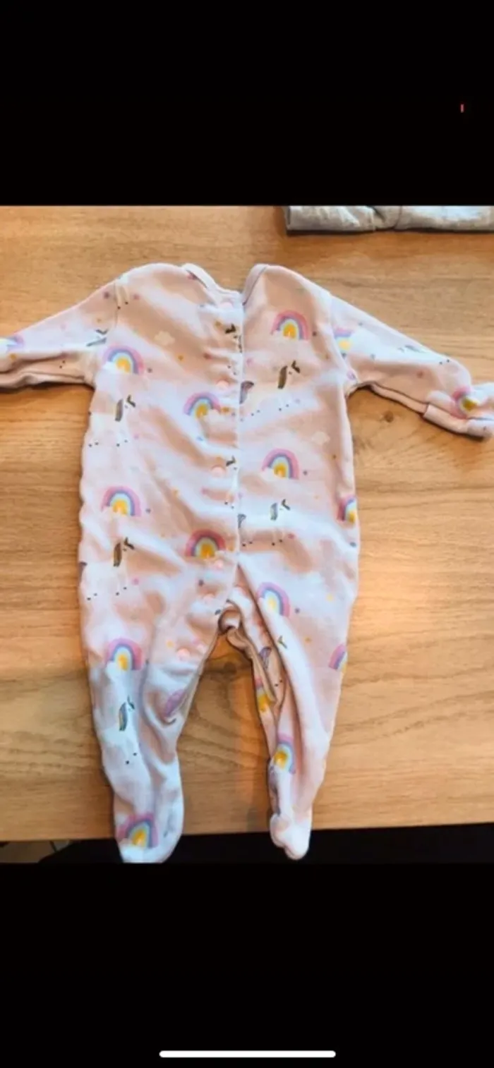 4 pyjamas taille naissance licorne 🦄 - photo numéro 2