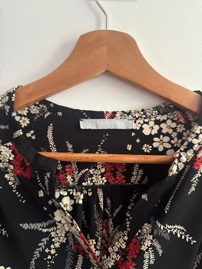 Robe courte noire fleurie, mamouchka, taille 38 - photo numéro 2